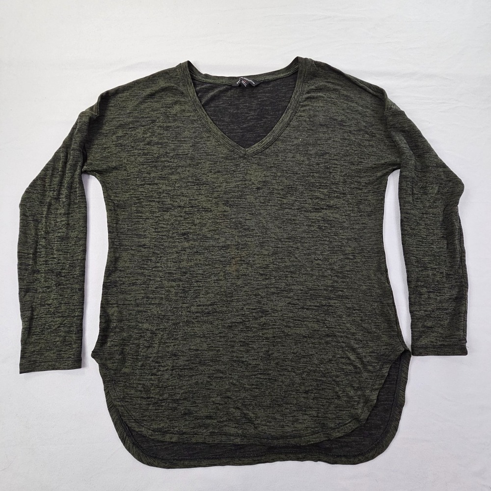 Rock & Republic Green Long Sleeve V-Neck T-Shirt Women's M‎